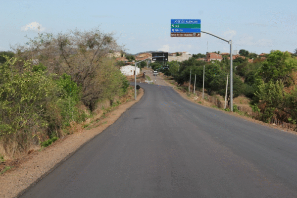 Governo do Ceará abre licitação para rodovia em concreto entre Iguatu e Icó