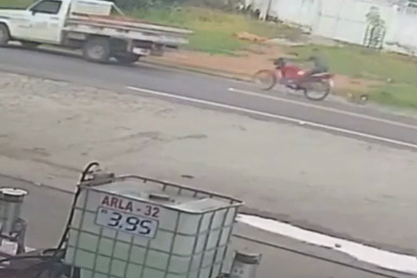 Idoso morre após colisão de moto com caminhoneta em Jucás