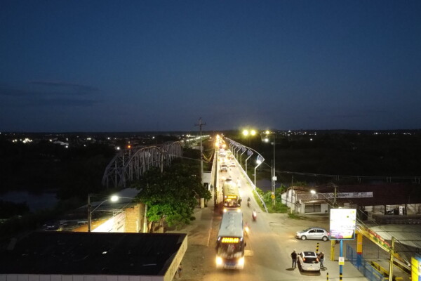 Engarrafamento expõe colapso no trânsito sobre a Ponte Demócrito Rocha, em Iguatu
