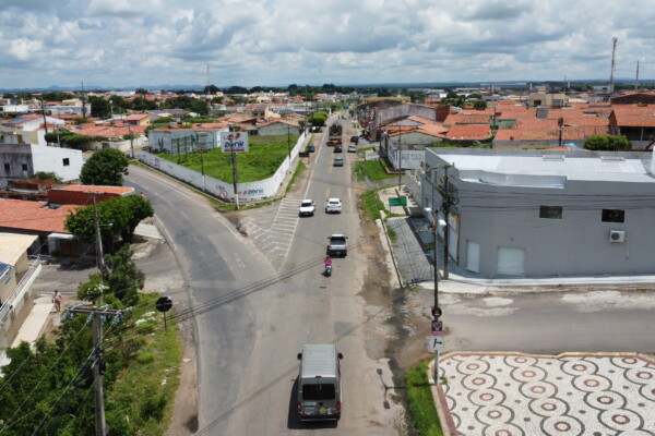 Irresponsabilidade no trânsito revolta moradores em cruzamento da Rua do Cruzeiro, em Iguatu